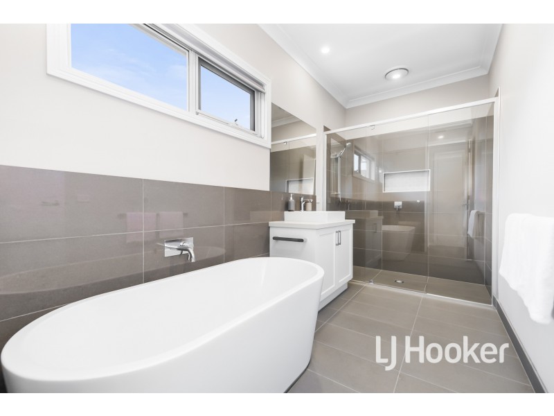 22 Lyall Road, Berwick VIC 3806