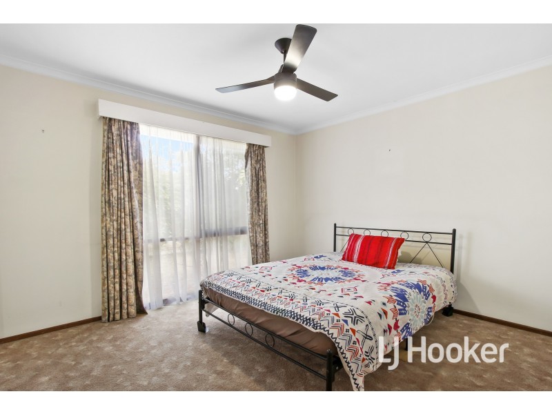 150 Endeavour Drive, Cranbourne North VIC 3977