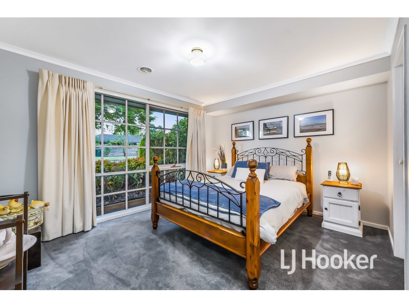 4 Aristotle Court, Narre Warren VIC 3805