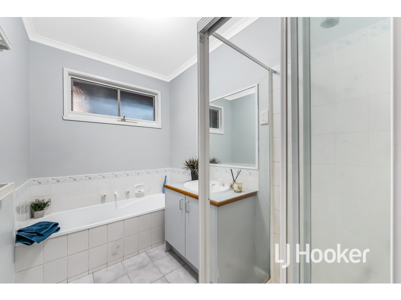 4 Aristotle Court, Narre Warren VIC 3805