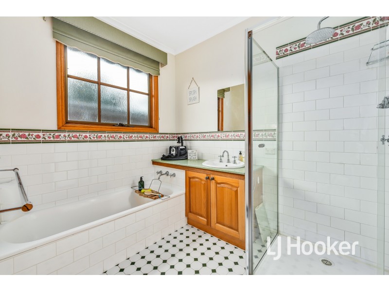 11 Marida Court, Berwick VIC 3806