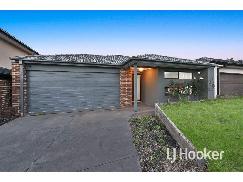 11 Carambola Place, Berwick VIC 3806
