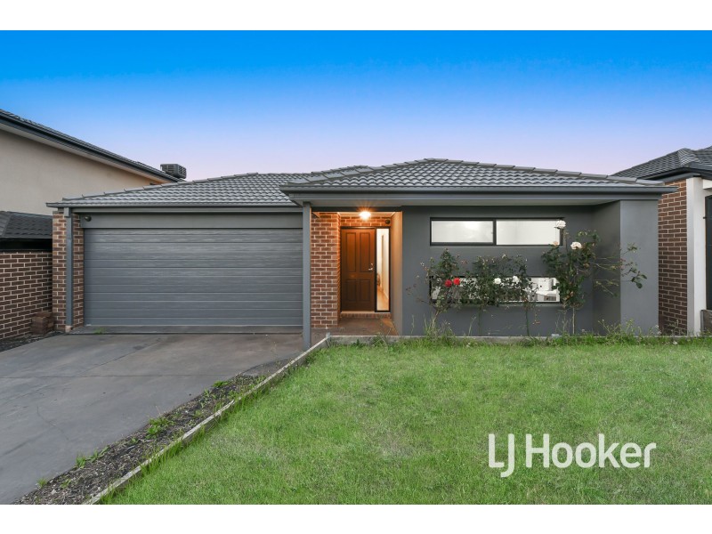 11 Carambola Place, Berwick VIC 3806