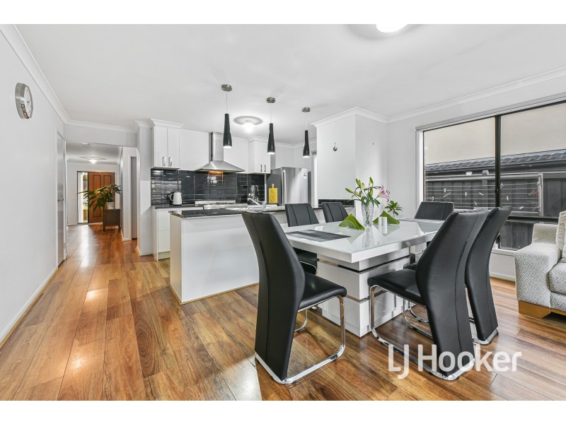 11 Carambola Place, Berwick VIC 3806