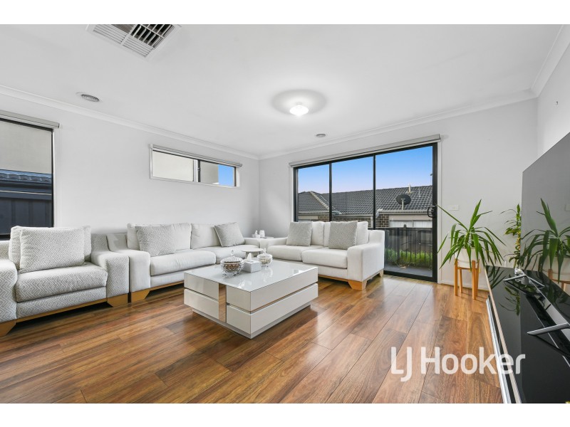 11 Carambola Place, Berwick VIC 3806