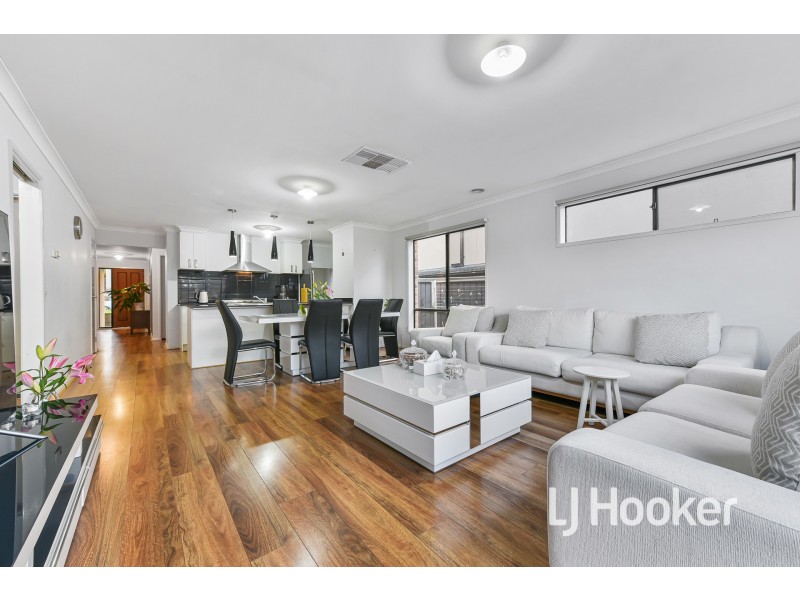 11 Carambola Place, Berwick VIC 3806