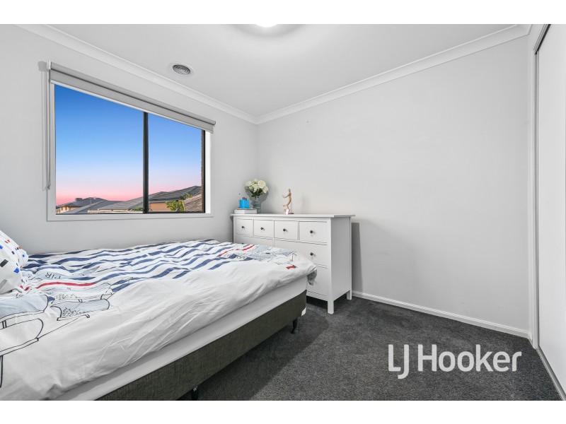 11 Carambola Place, Berwick VIC 3806