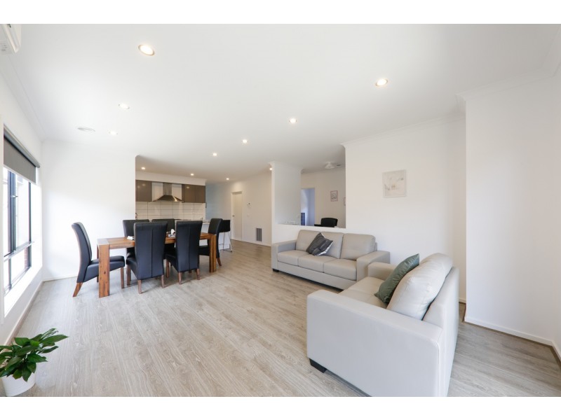 198 Primrose Avenue, Officer VIC 3809