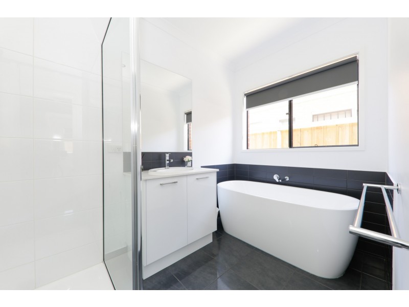 198 Primrose Avenue, Officer VIC 3809