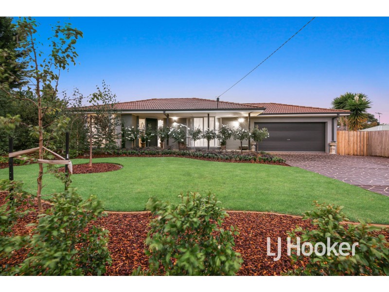 44 Eagle Drive, Pakenham VIC 3810