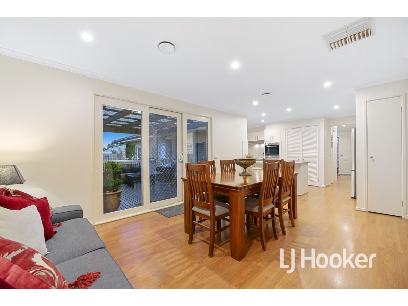 44 Eagle Drive, Pakenham VIC 3810