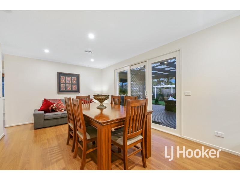 44 Eagle Drive, Pakenham VIC 3810