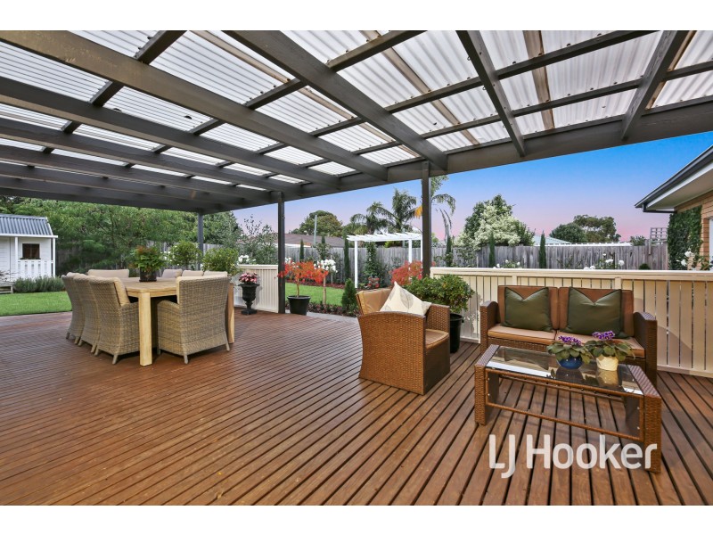 44 Eagle Drive, Pakenham VIC 3810