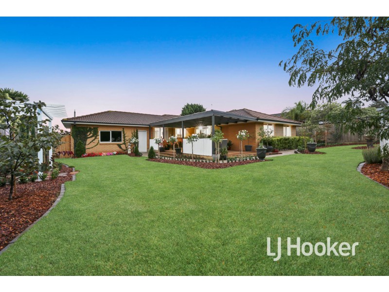 44 Eagle Drive, Pakenham VIC 3810