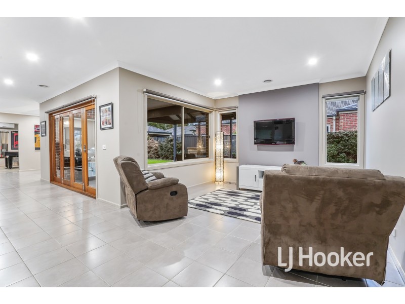 7 Waldo Avenue, Cranbourne North VIC 3977