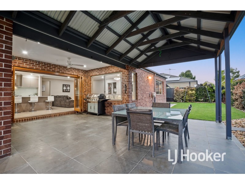 7 Waldo Avenue, Cranbourne North VIC 3977