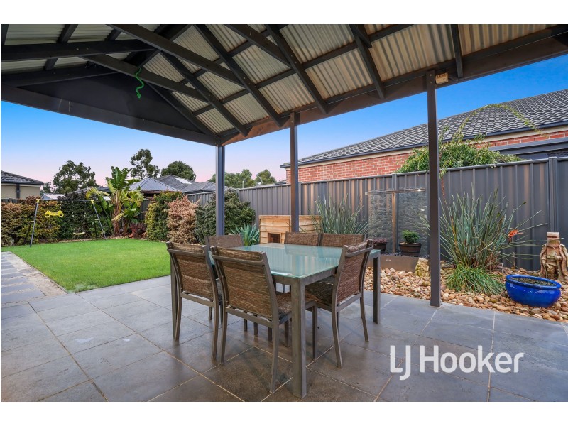7 Waldo Avenue, Cranbourne North VIC 3977