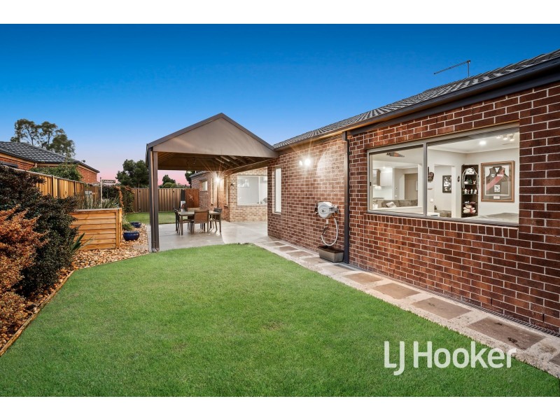 7 Waldo Avenue, Cranbourne North VIC 3977