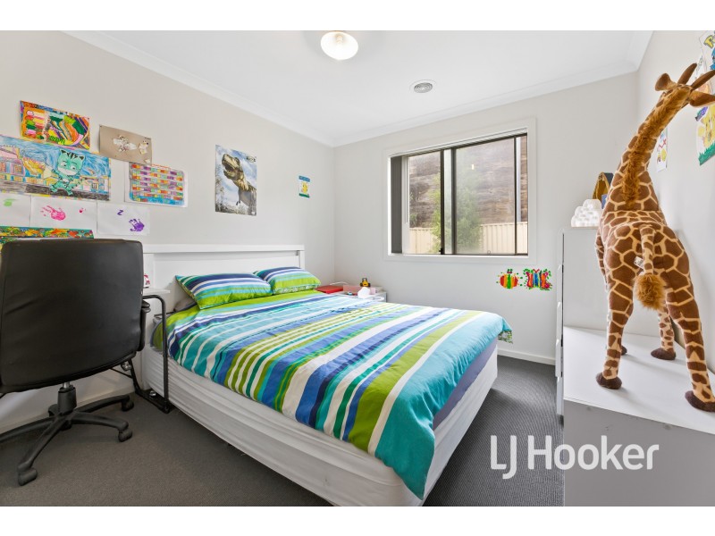 80 Blue Horizons Way, Pakenham VIC 3810