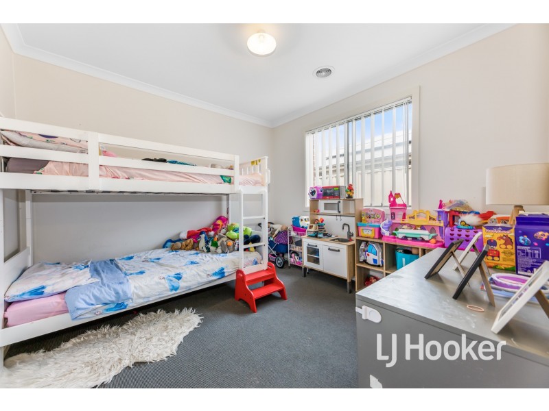 80 Blue Horizons Way, Pakenham VIC 3810