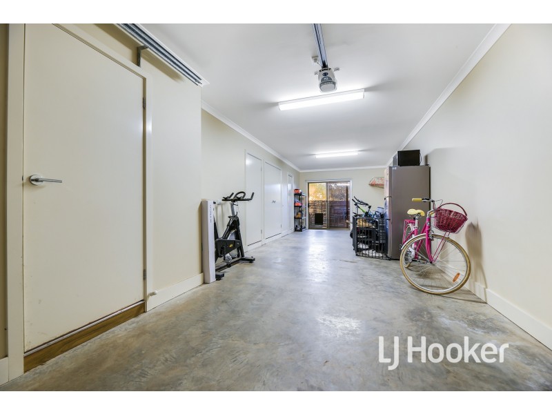 75 Lakeside Boulevard, Pakenham VIC 3810