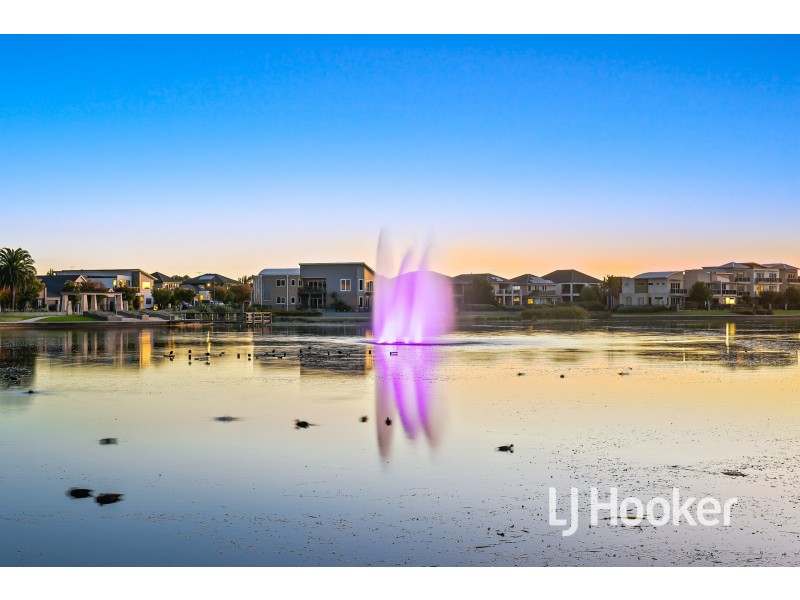75 Lakeside Boulevard, Pakenham VIC 3810