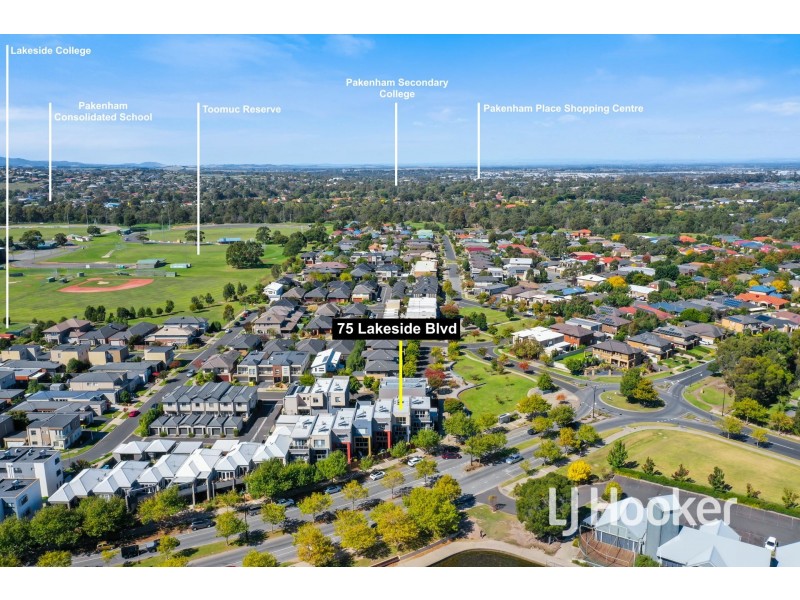 75 Lakeside Boulevard, Pakenham VIC 3810