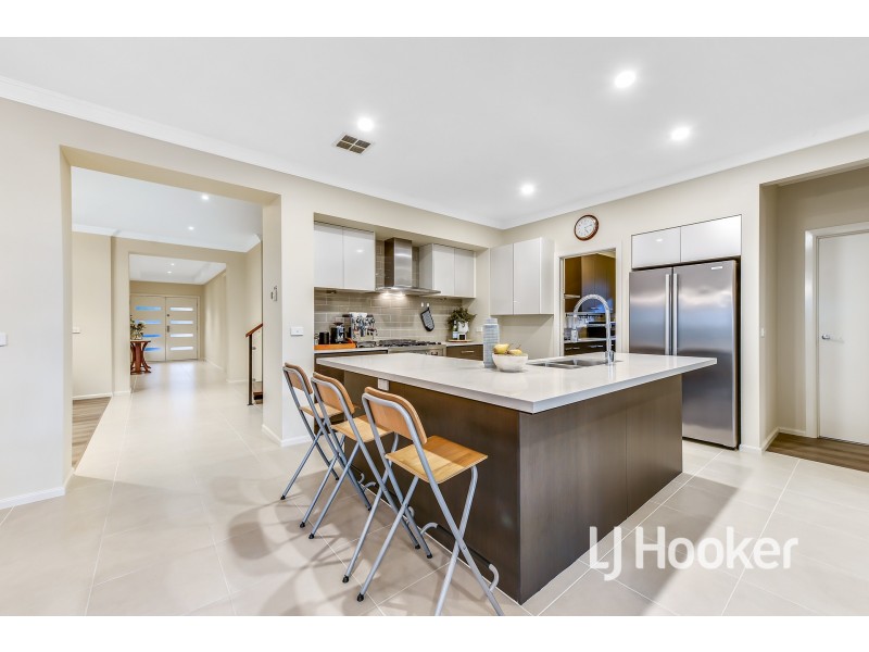 49 Ridgemont Drive, Berwick VIC 3806