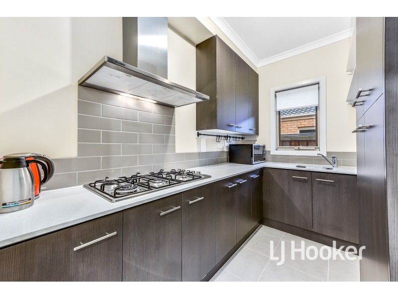 49 Ridgemont Drive, Berwick VIC 3806