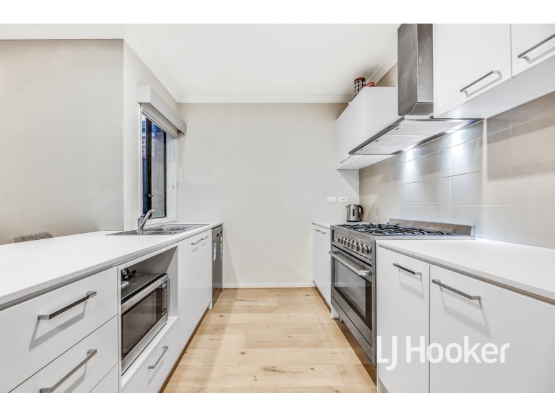 9 Serengeti Street, Clyde North VIC 3978