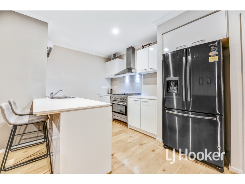 9 Serengeti Street, Clyde North VIC 3978