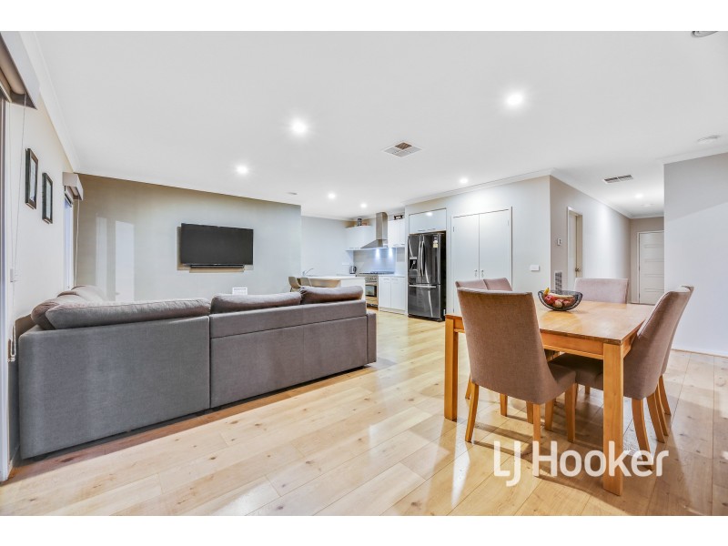 9 Serengeti Street, Clyde North VIC 3978