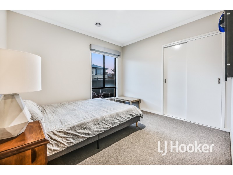 9 Serengeti Street, Clyde North VIC 3978