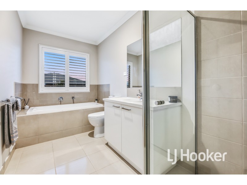 9 Serengeti Street, Clyde North VIC 3978