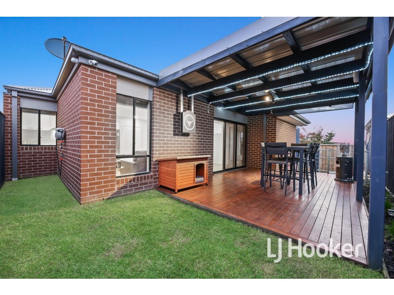 9 Serengeti Street, Clyde North VIC 3978