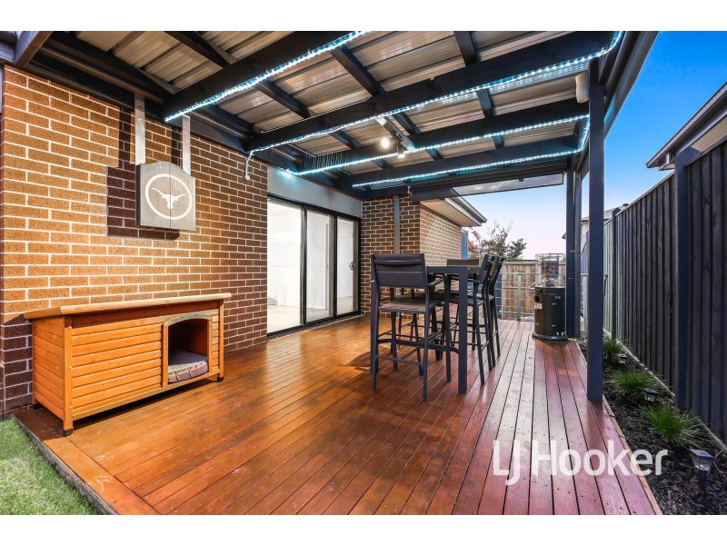 9 Serengeti Street, Clyde North VIC 3978