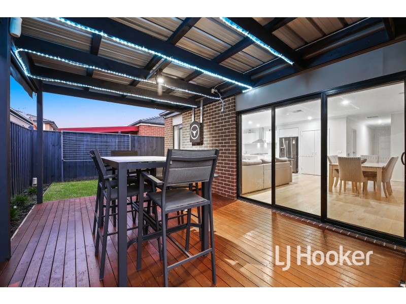 9 Serengeti Street, Clyde North VIC 3978