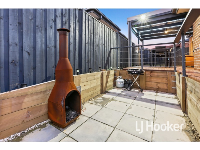 9 Serengeti Street, Clyde North VIC 3978