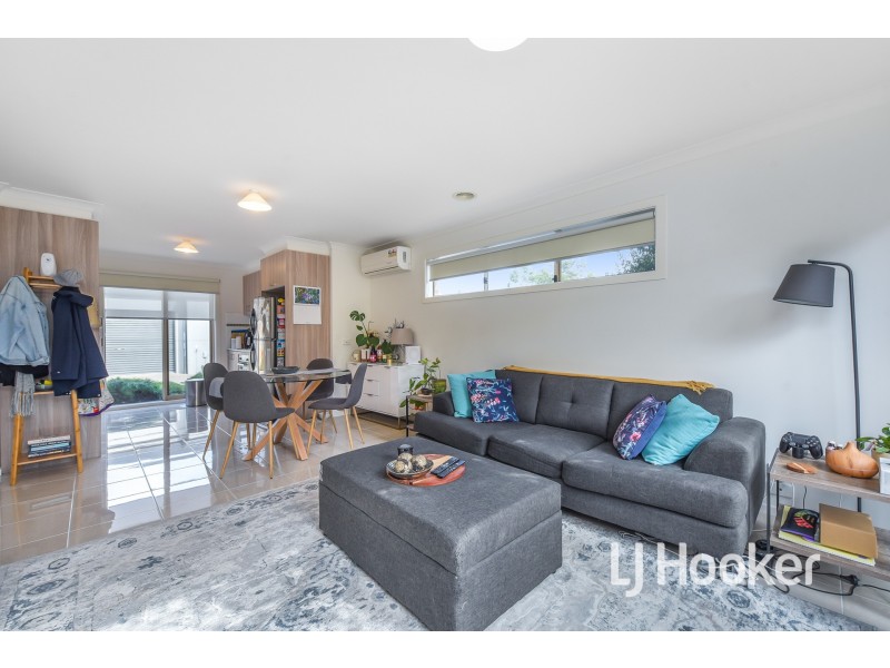 4 Nikolai Place, Clyde North VIC 3978