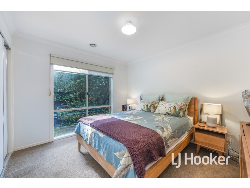 4 Nikolai Place, Clyde North VIC 3978