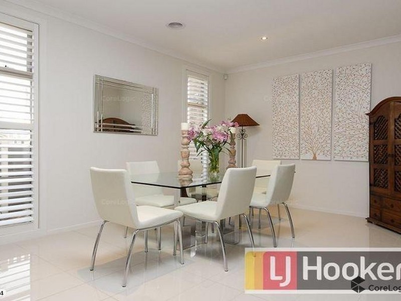 7 Loxton Way, Pakenham VIC 3810
