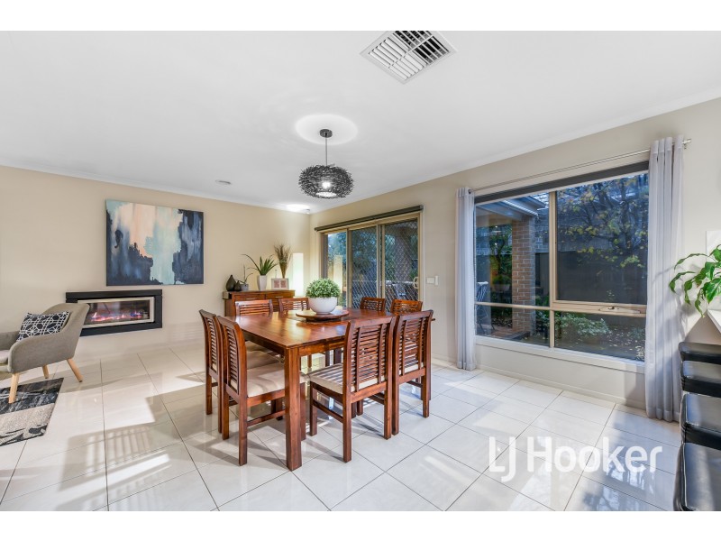 21 Waler Circuit, Clyde North VIC 3978