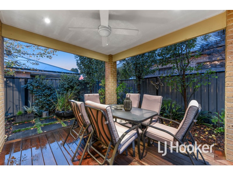 21 Waler Circuit, Clyde North VIC 3978