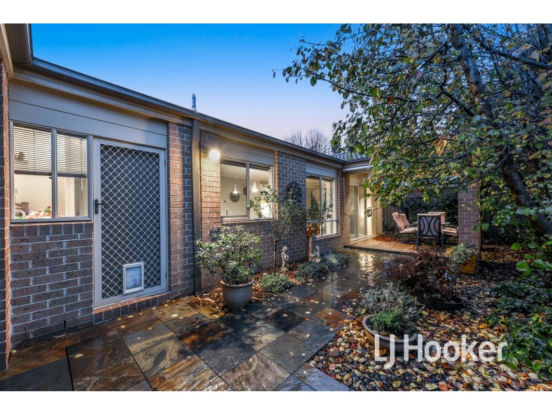 21 Waler Circuit, Clyde North VIC 3978