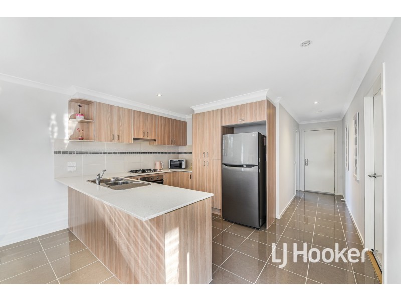 7 MacLeod Circuit, Pakenham VIC 3810