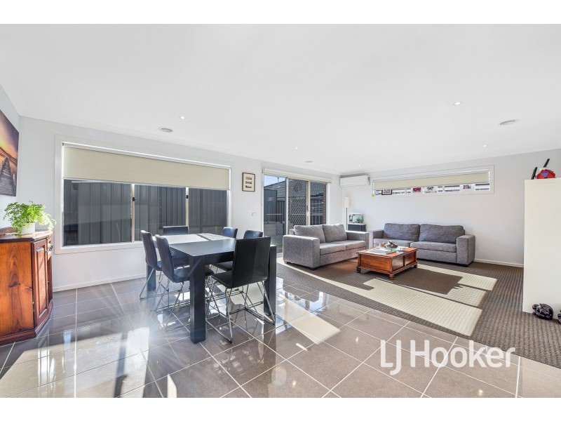 7 MacLeod Circuit, Pakenham VIC 3810