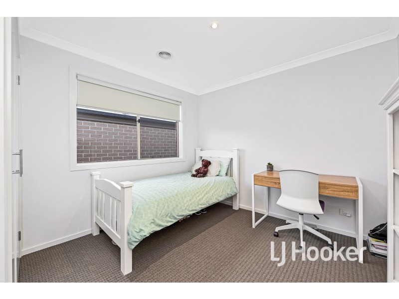 7 MacLeod Circuit, Pakenham VIC 3810