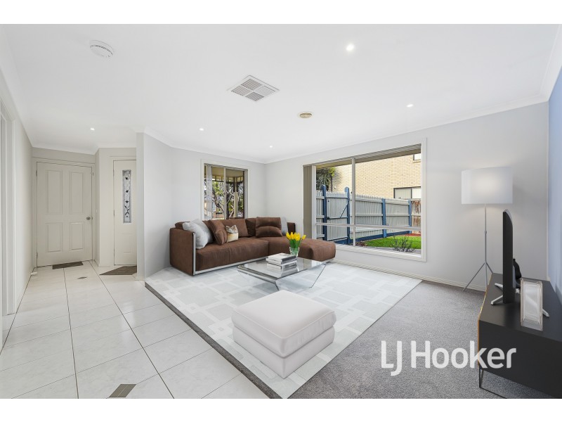 83 Skyline Way, Berwick VIC 3806