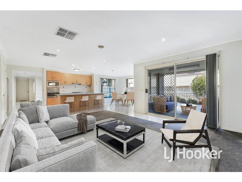 83 Skyline Way, Berwick VIC 3806