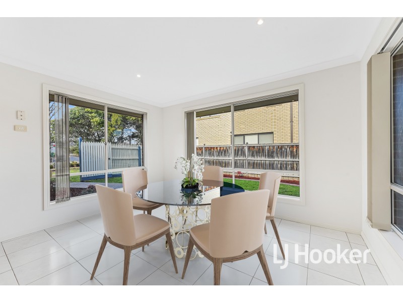 83 Skyline Way, Berwick VIC 3806